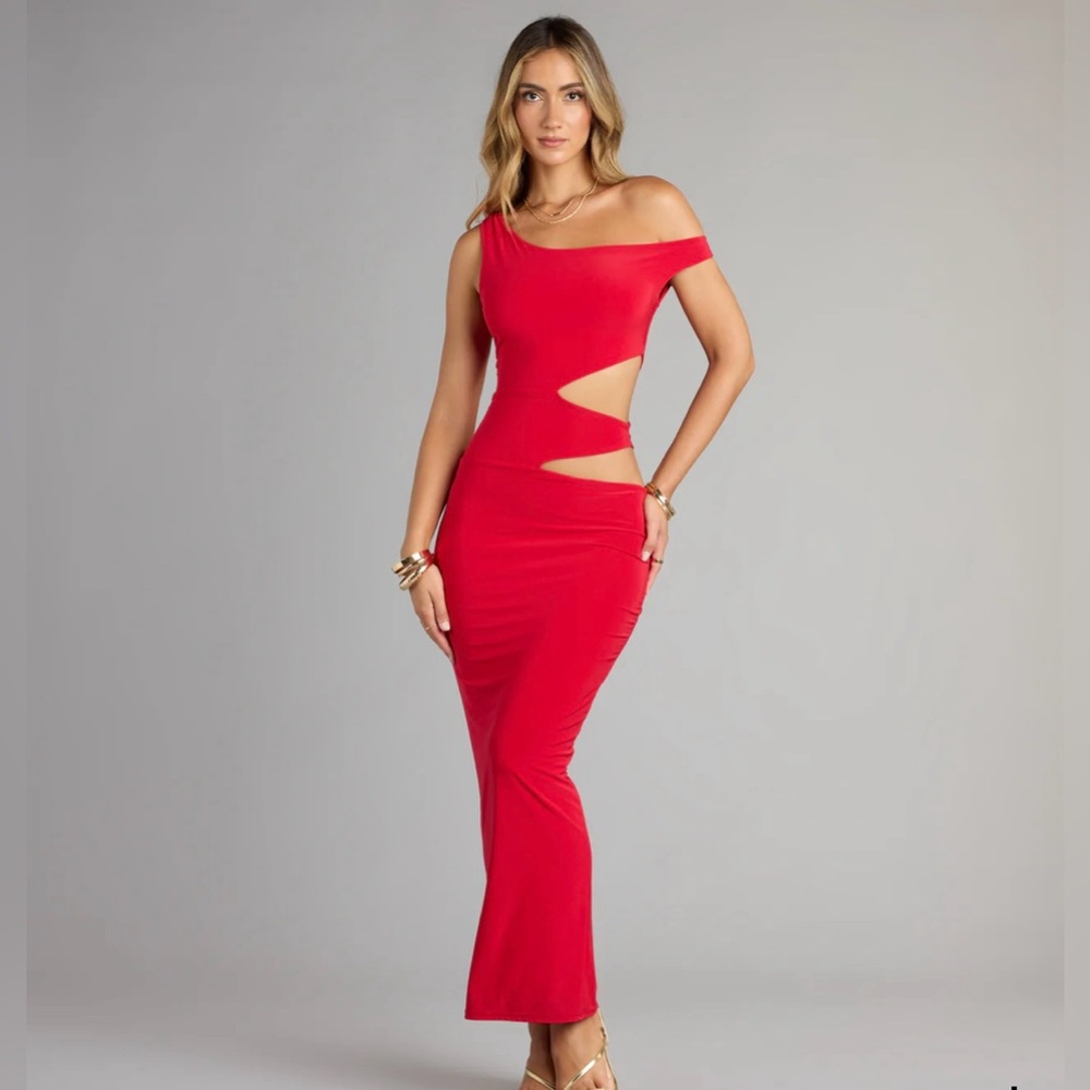 Elegant Red Cut-Out Maxi Dress
